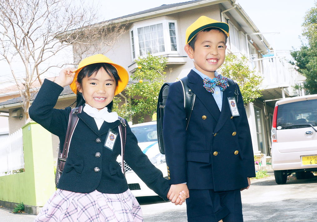 入学式前の子供達