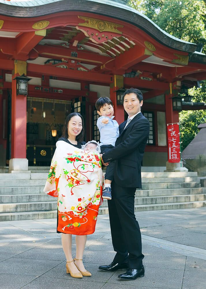 世田谷八幡宮でのお宮参り出張撮影で家族の集合写真