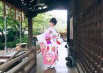 髪飾りと帯が美しい7歳女の子のロケーションフォト｜代々木八幡宮